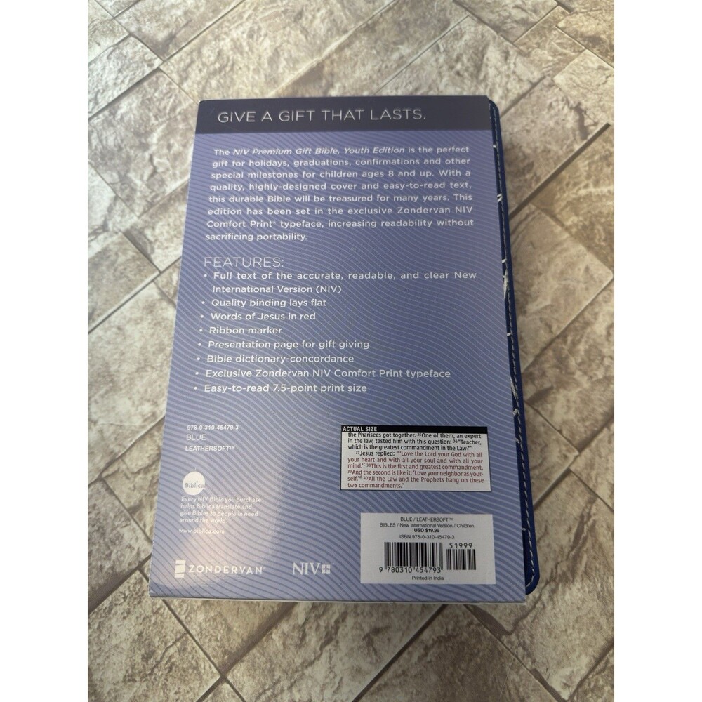 NIV, Premium Gift Bible, Leathersoft, Brown, Blue Letter, Comfort Print: The - Picture 3 of 16